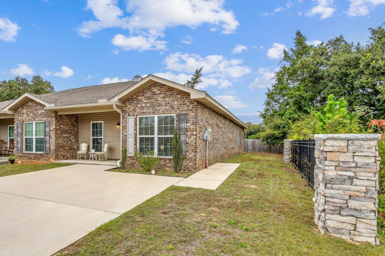 Lovely Town-Home In Pensacola Exterior photo
